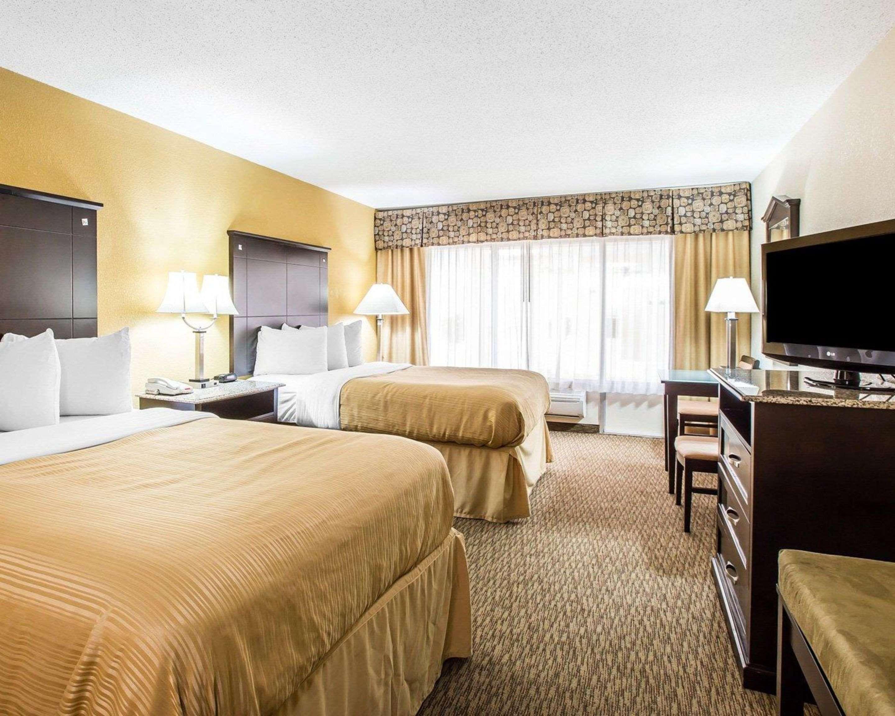 Quality Inn & Suites - Greensboro-High Point Екстер'єр фото