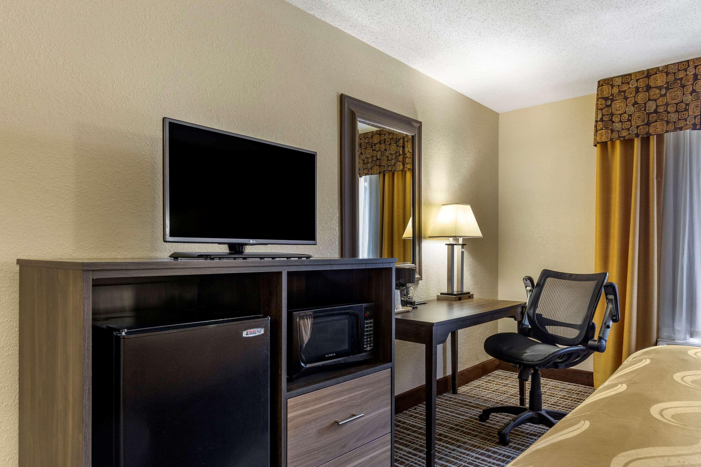 Quality Inn & Suites - Greensboro-High Point Екстер'єр фото