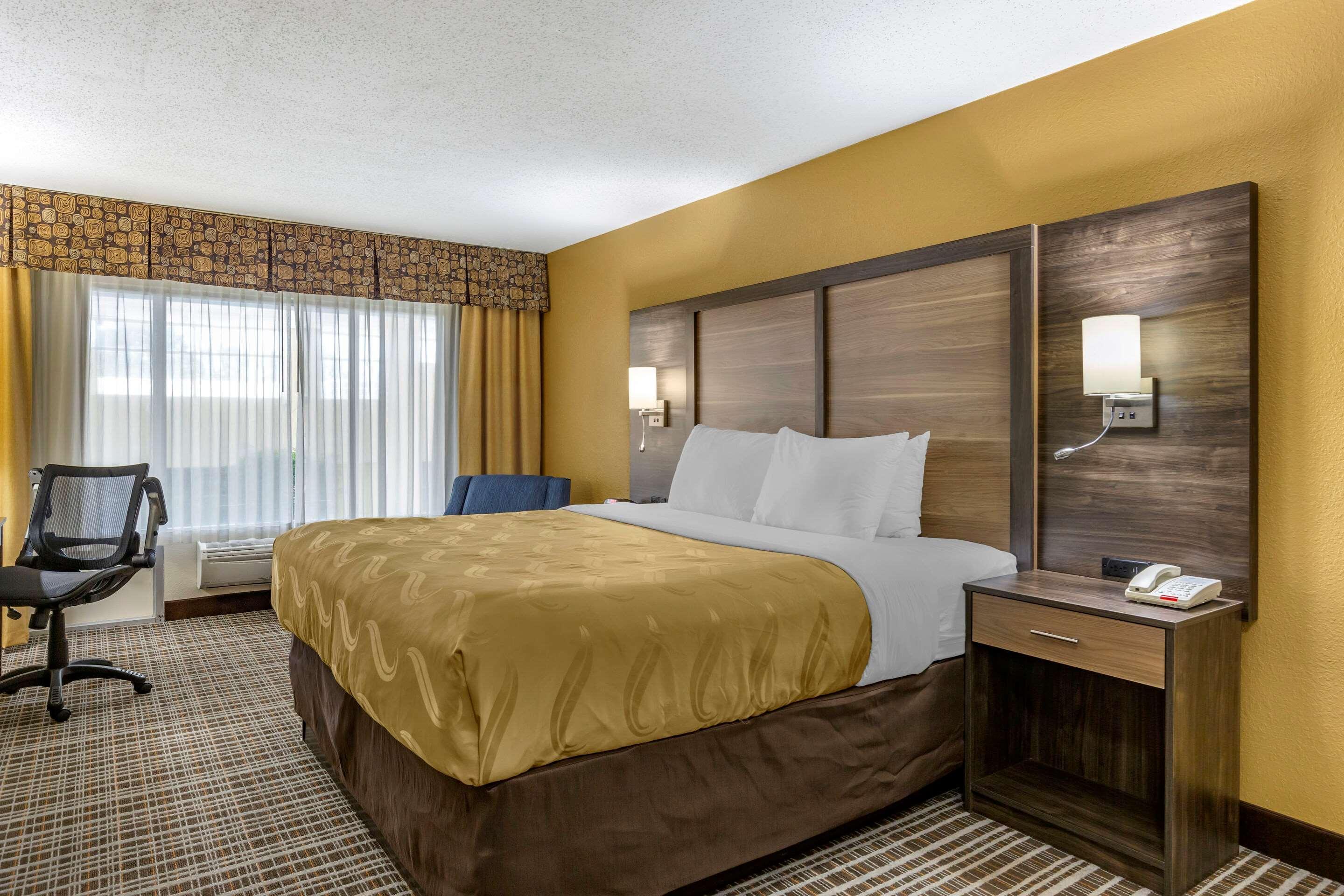 Quality Inn & Suites - Greensboro-High Point Екстер'єр фото