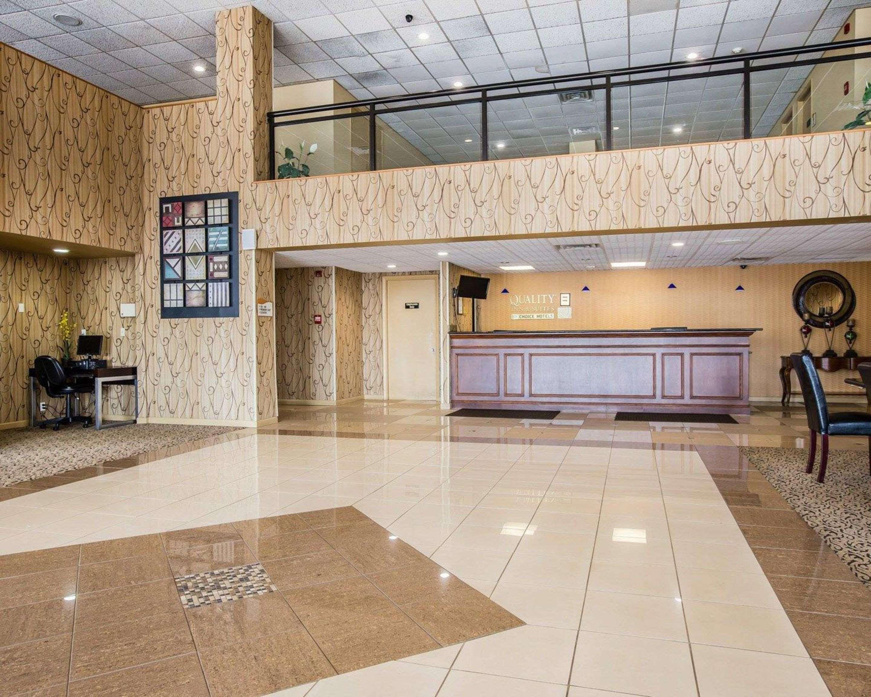 Quality Inn & Suites - Greensboro-High Point Екстер'єр фото