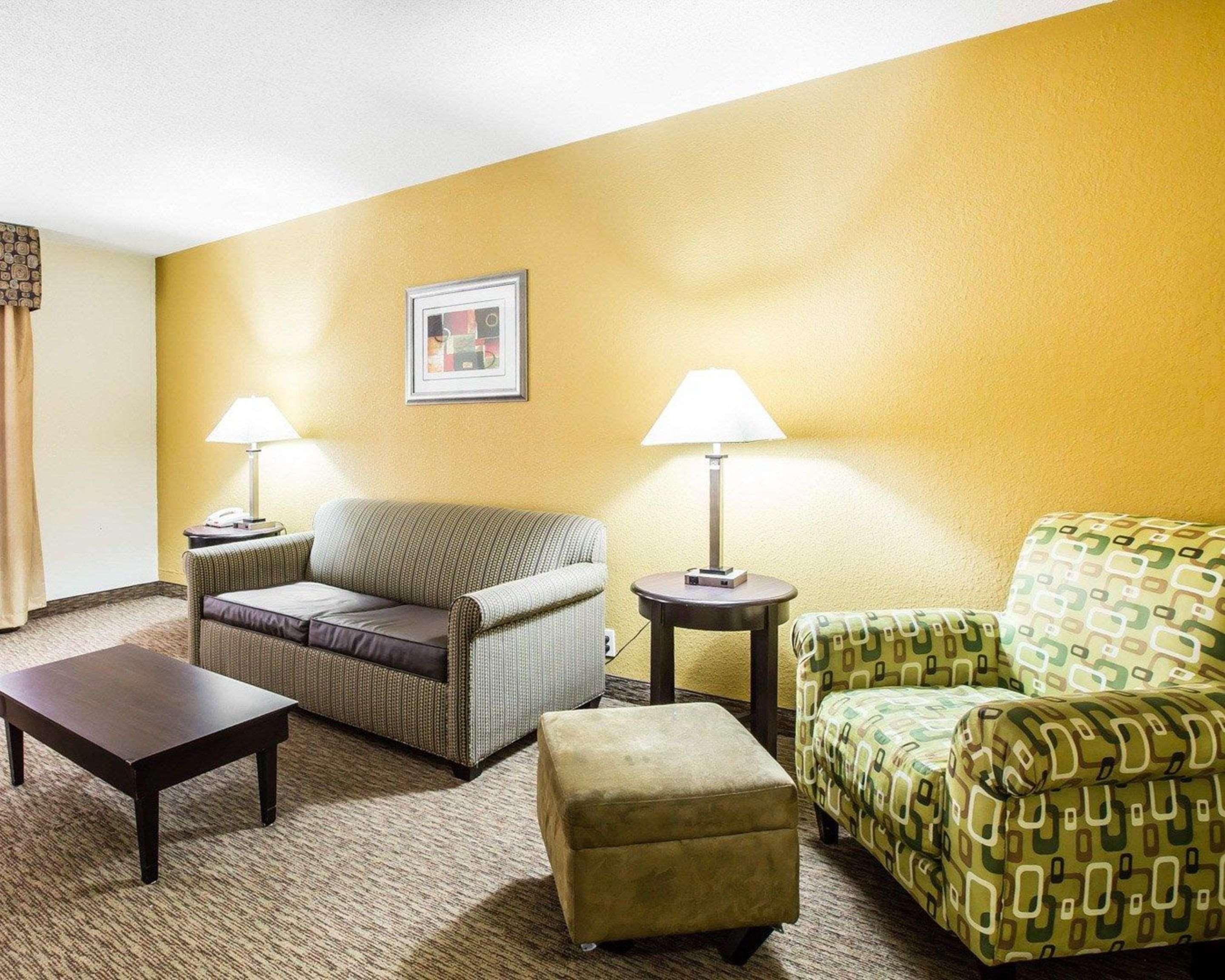 Quality Inn & Suites - Greensboro-High Point Екстер'єр фото