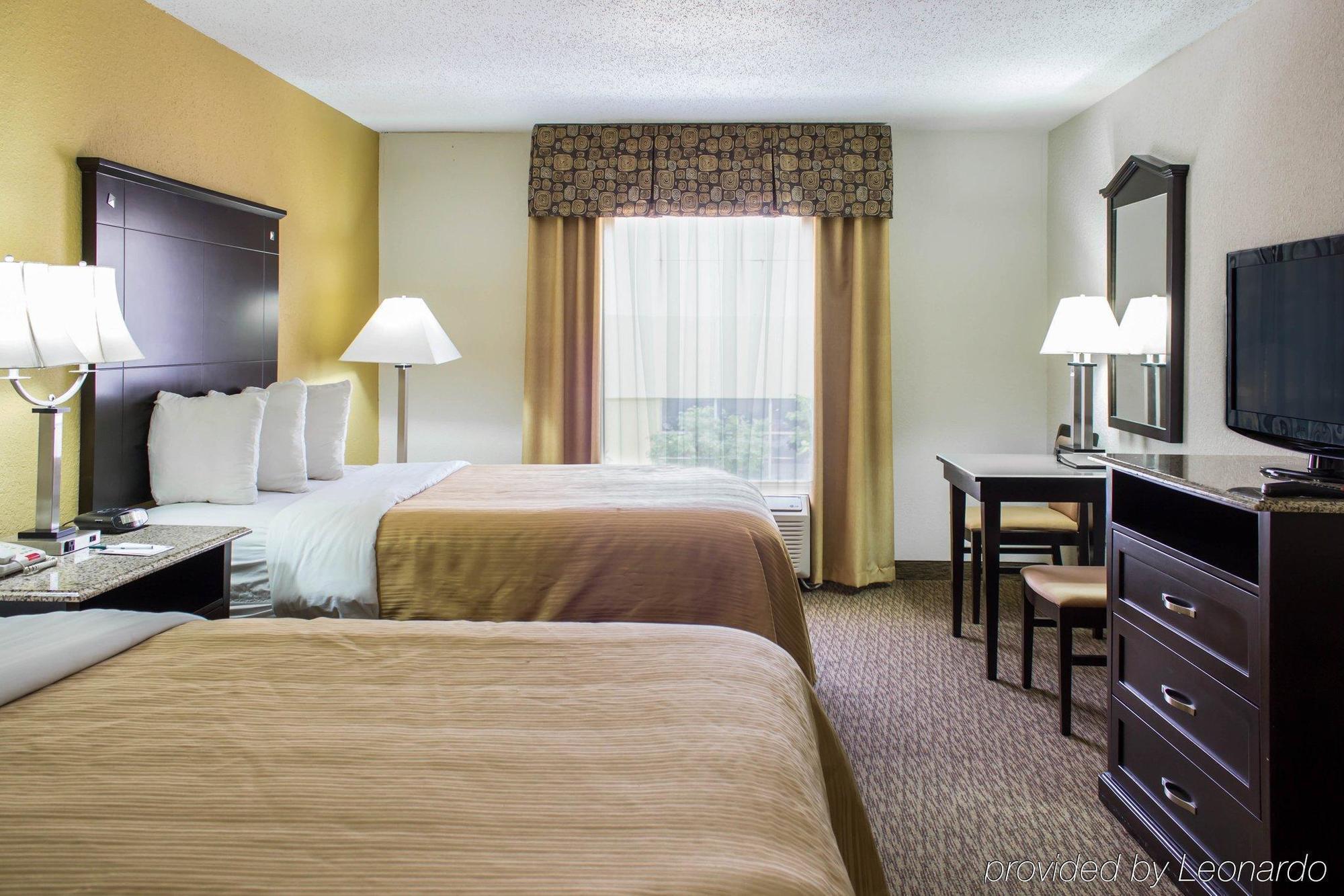 Quality Inn & Suites - Greensboro-High Point Екстер'єр фото