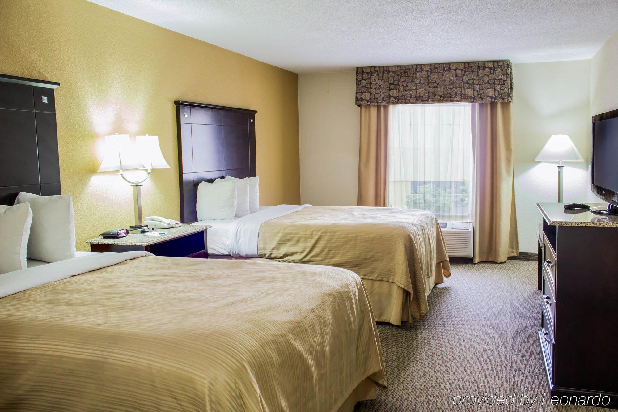 Quality Inn & Suites - Greensboro-High Point Екстер'єр фото